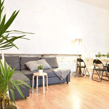 Big Place In Center With Parking Apartman *